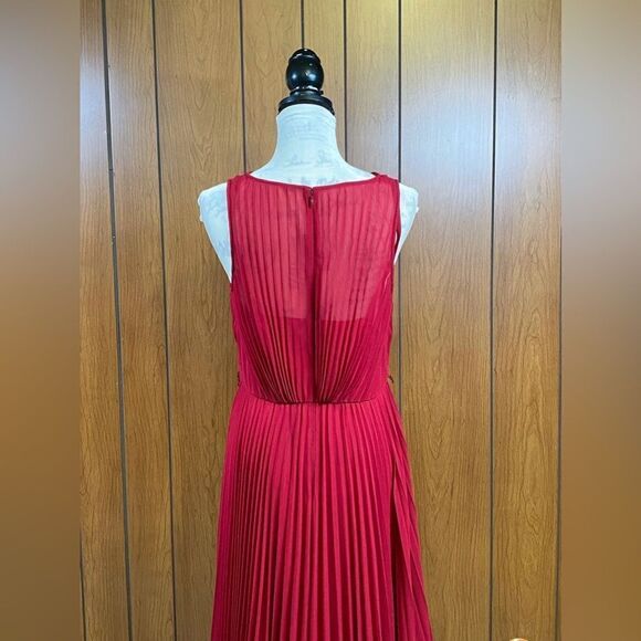 Badgley Mischka  Pleated Layered Gown size 10 - Picture 6 of 12